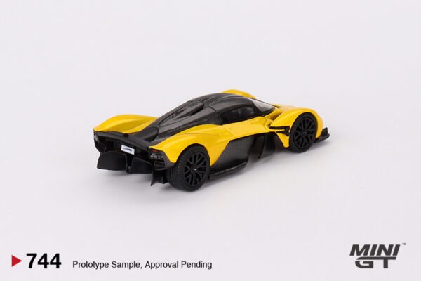 ASTON MARTIN VALKYRIE 2023 SUNBURST YELLOW - Image 4