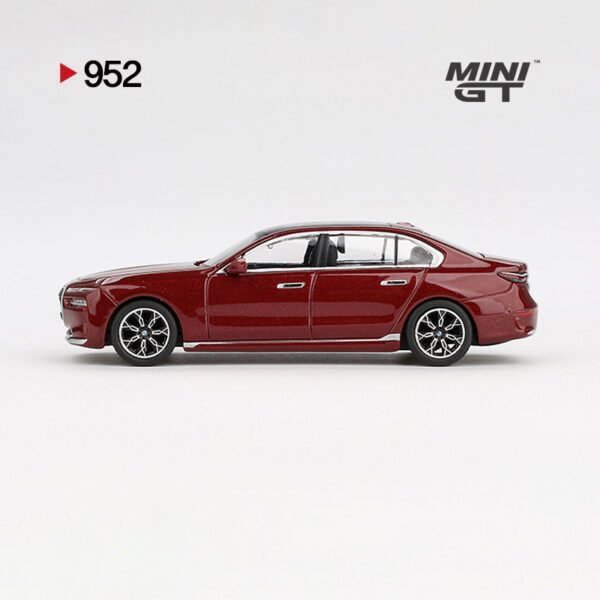 BMW I7 XDRIVE60 AVENTURIN RED 2023 - Image 3