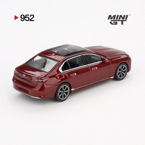 BMW I7 XDRIVE60 AVENTURIN RED 2023 - Image 4