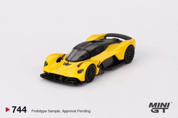 ASTON MARTIN VALKYRIE 2023 SUNBURST YELLOW