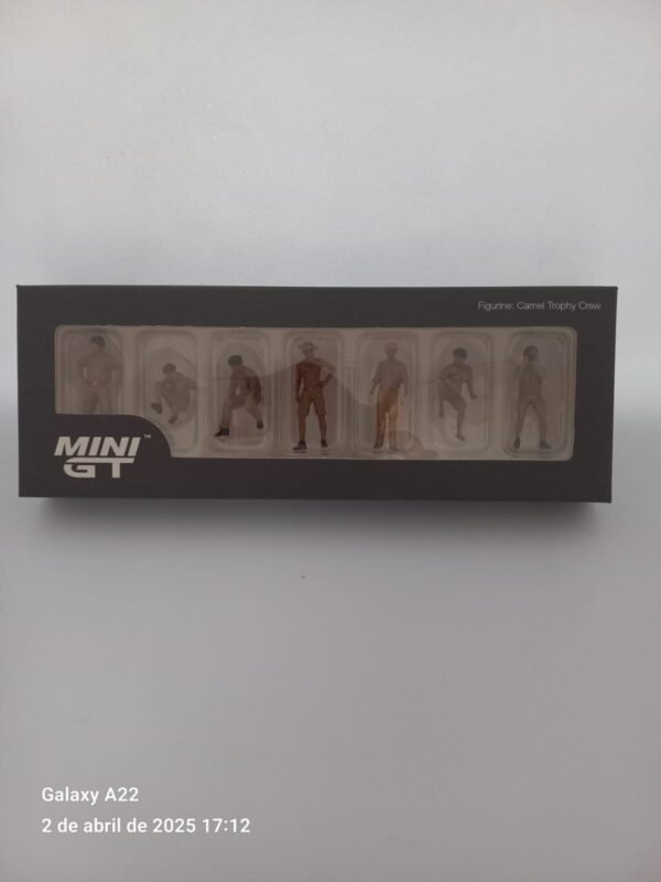 Camel Trophy Team 1/64 Metal Figures - Image 5