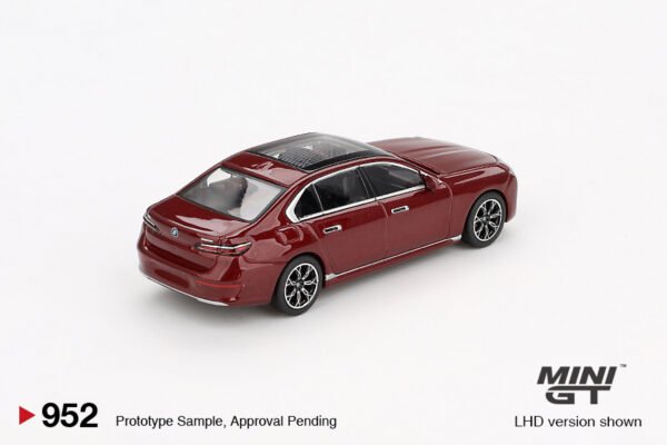 BMW i7 xDrive60 Aventurin - Image 4