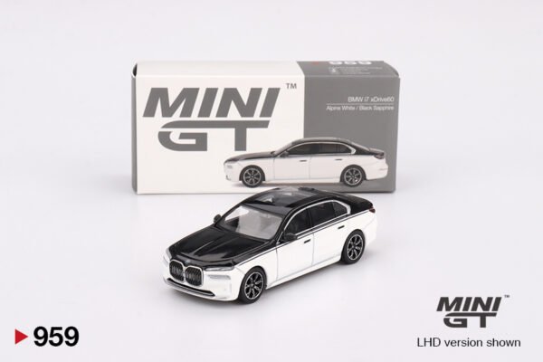 BMW i7 xDrive60 Alpine White/Black Sapphire