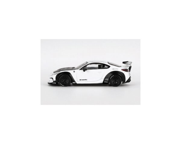 TOYOTA GR86 LB*NATION 2023 WHITE - Image 3